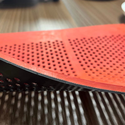 Tấm lưới cao su chống tắc nghẽn 8mm với lỗ hình chữ nhật để sàng khô ướt